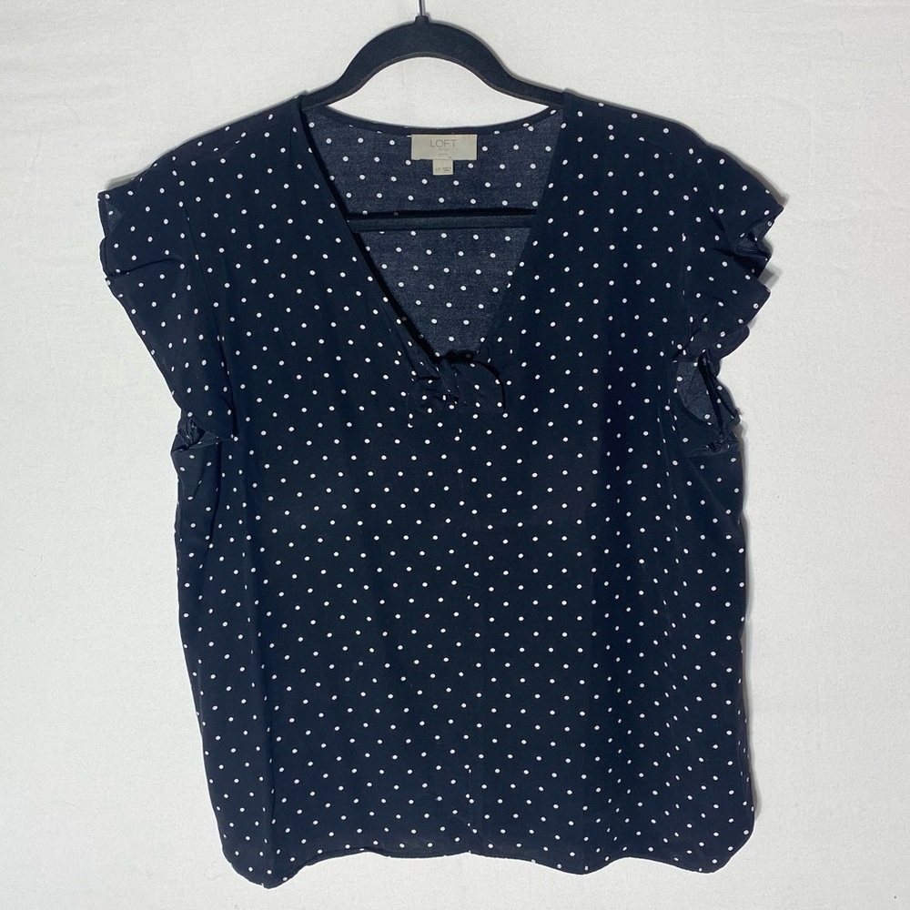 5/$25 LOFT Black and White Polka Dot Short Sleeve Blouse W Flutter Ruffle Sleeve